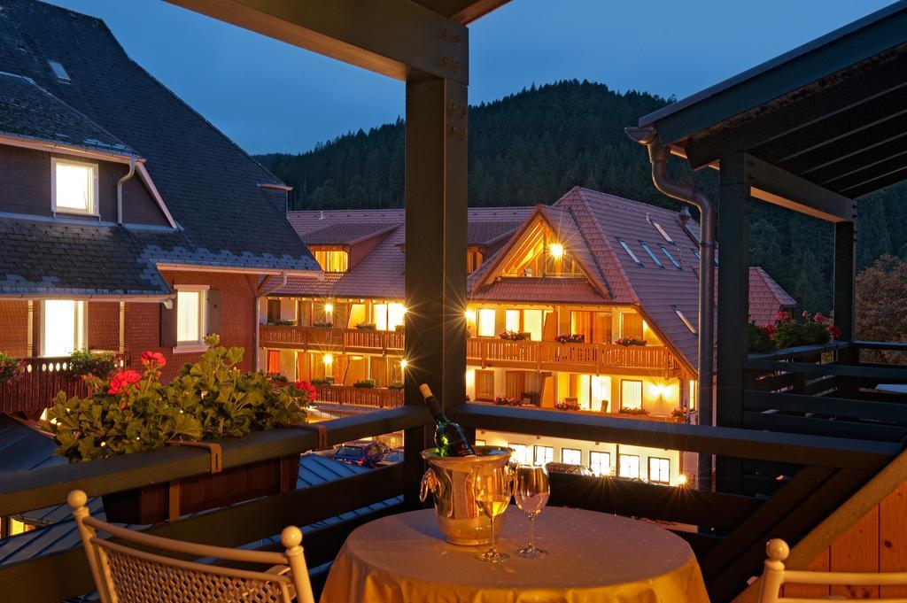 Ferien Residenz Bergfried Hotel Hinterzarten Exterior photo